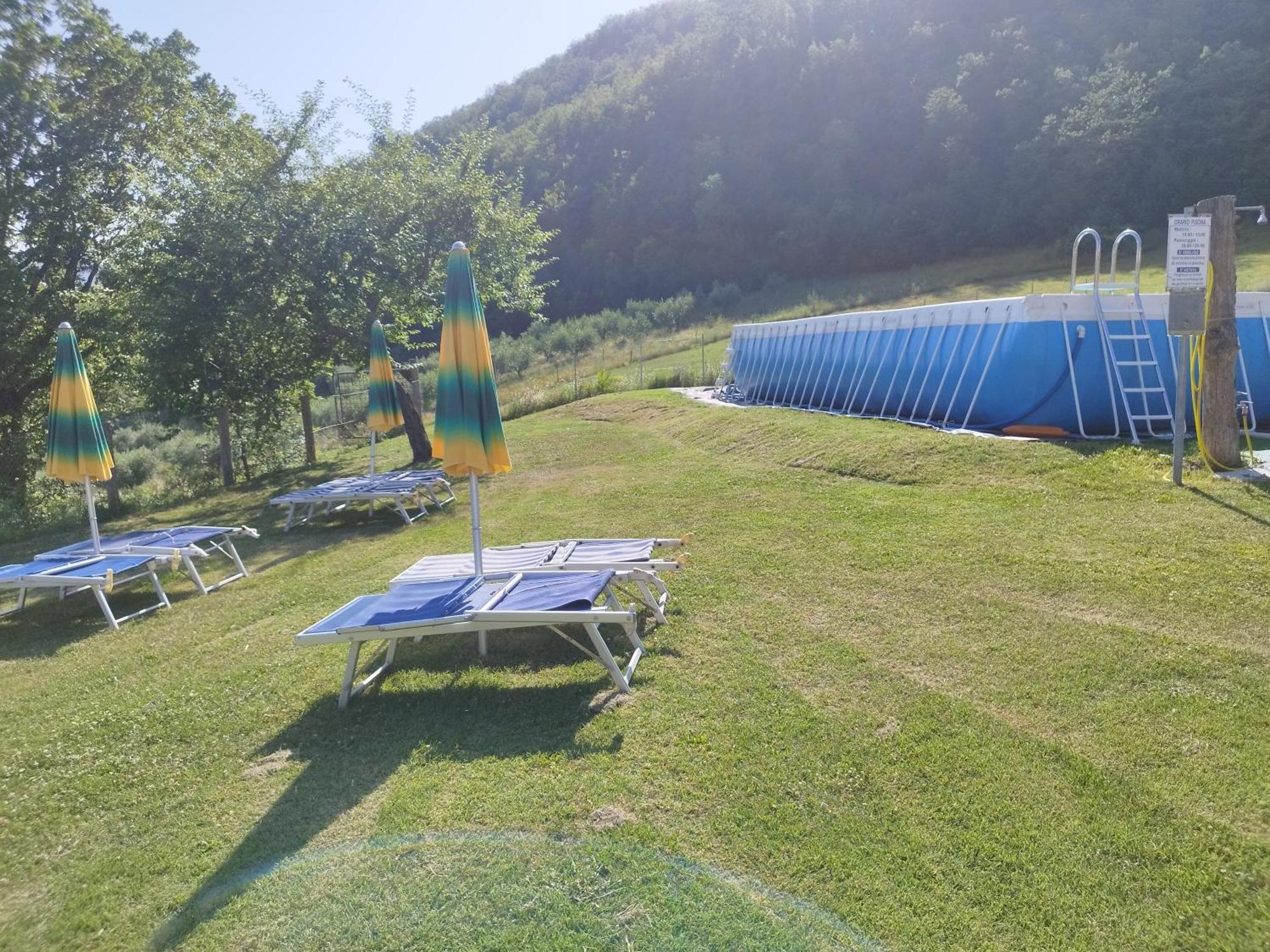 Agriturismo Le Cascine Кастель-ди-Тора Экстерьер фото