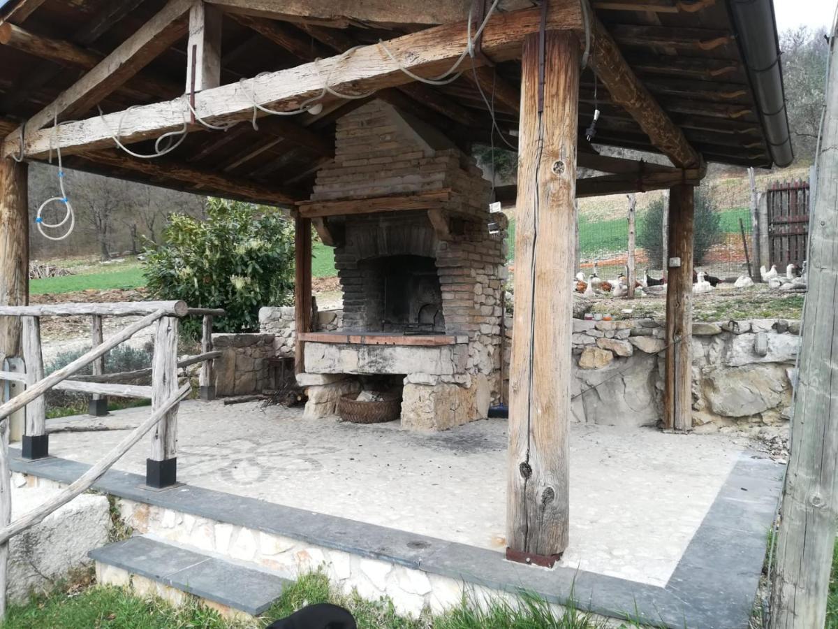 Agriturismo Le Cascine Кастель-ди-Тора Экстерьер фото