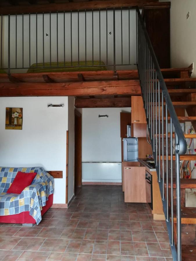 Agriturismo Le Cascine Кастель-ди-Тора Экстерьер фото