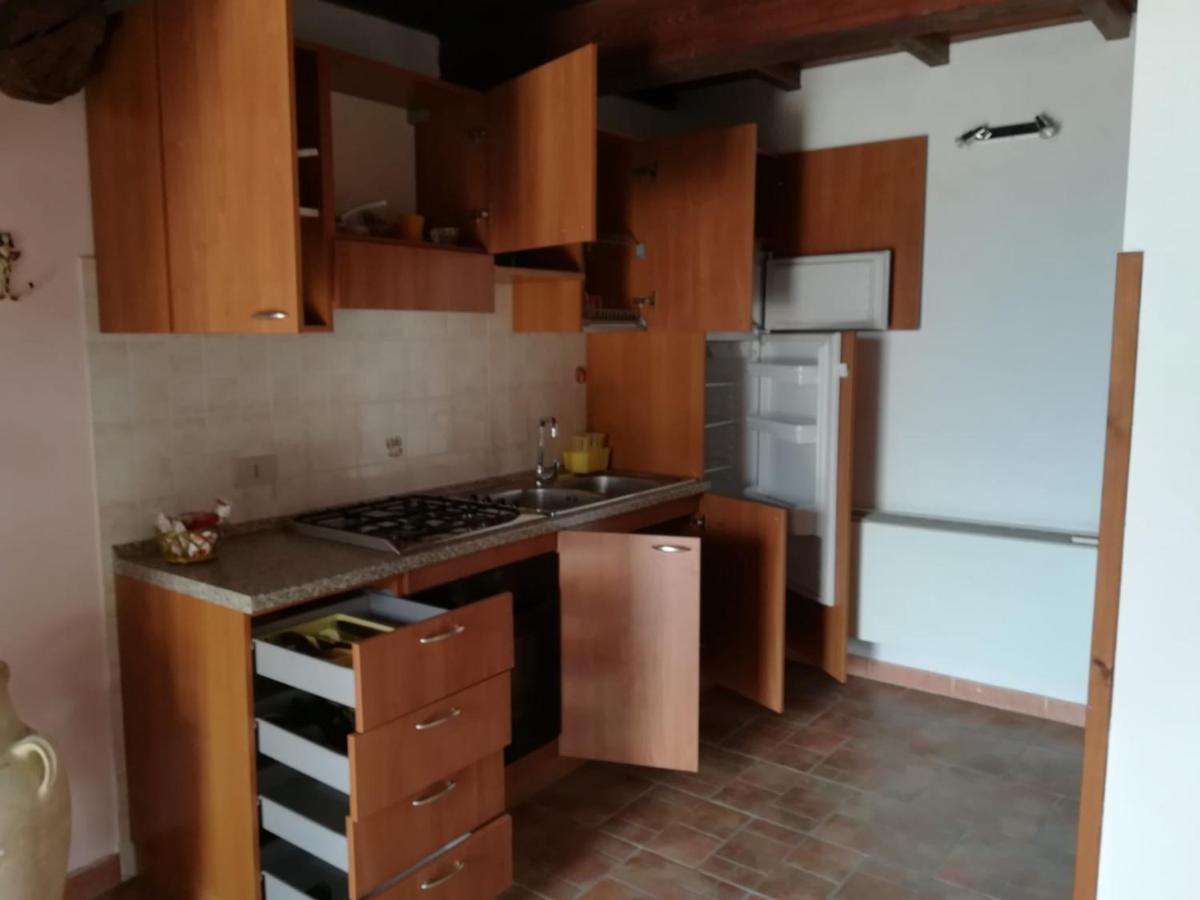 Agriturismo Le Cascine Кастель-ди-Тора Экстерьер фото
